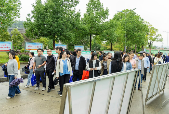 从课堂到实践:郭兴小学“劳动+思政”样板引国培学员深度学习