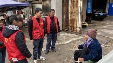 驻村干部：乡村振兴的中坚力量