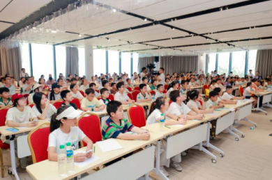 鹤鸣诗心游贵溪，少年论剑白鹤湖——江西少年诗词大会赣东片区决赛启幕！