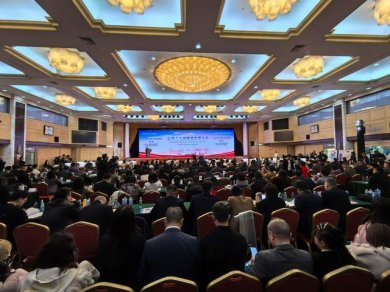 万寿山矿泉水亮相十七届健康管理大会 吴漫琪总经理作主旨演讲